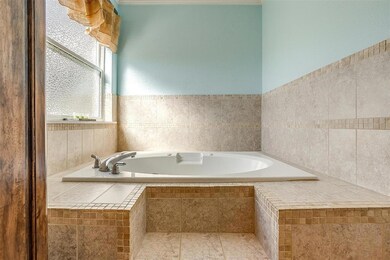 129 Lost Oak Dr, Azle, TX 76020 - photo 7