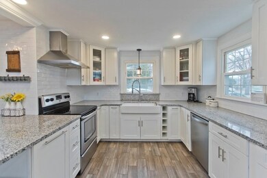15 Barrett St, Ludlow, MA 01056 - photo 2