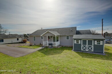 703 Pine St, Milton, PA 17847 - photo 4