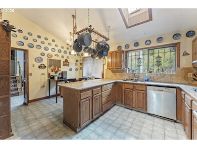 5947 SW Alfred St, Portland, OR 97219 - photo 2