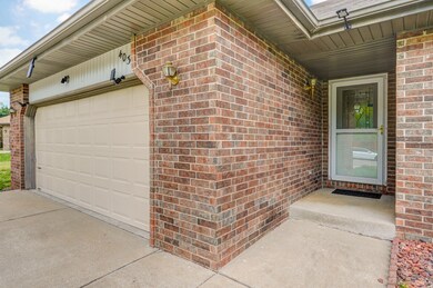 403 E Chet Atkins Ct-4