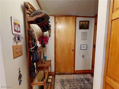 Bonneville Tower unit 53, Euclid, OH 44132 - photo 3