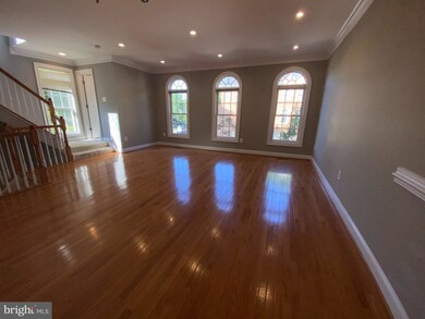 5989 Meadow Brook Dr, Burke, VA 22015 - photo 4