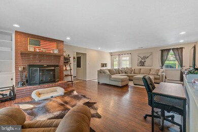 13905 Manor Rd, Baldwin, MD 21013 - photo 4