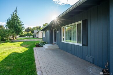 1120 1st St SE, East Wenatchee, WA 98802 - photo 3