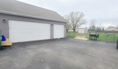4107 N Fahlsing Rd, Woodburn, IN 46797 - photo 2
