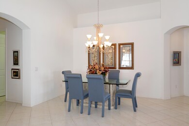 07_12550ViaLucia_3_FamilyRoom_HiRes