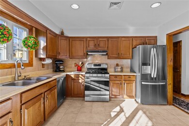 458 Bryant St, Cumberland, RI 02864 - photo 7