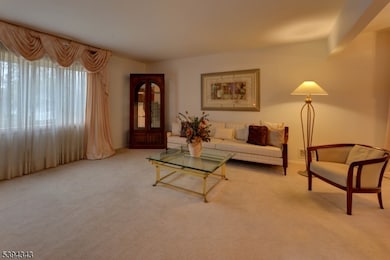 184 Abbe Ln, Clifton, NJ 07013 - photo 5
