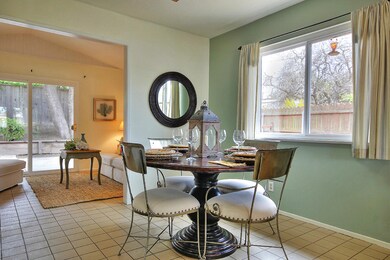 Dining & family rooms