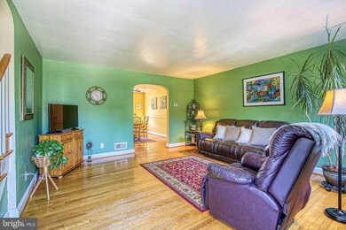 5524 Frederick Ave, Catonsville, MD 21228 - photo 3