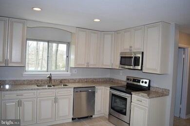 4612 Lawn Ct, Fairfax, VA 22032 - photo 2