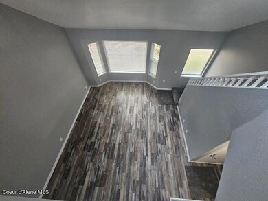 thumbnail_307 mullan b living areal