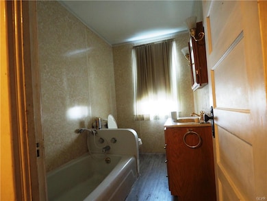 333 E Bertsch St, Lansford, PA 18232 - photo 7