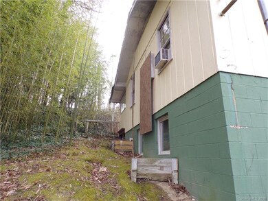 85 Elliott Ridge Ln, Hendersonville, NC 28792 - photo 3