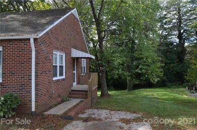 321 N Bost St, Statesville, NC 28677 - photo 3