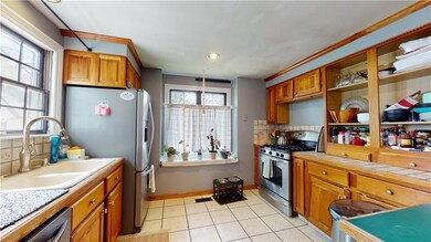 25 Fordson Ave, Cranston, RI 02910 - photo 4