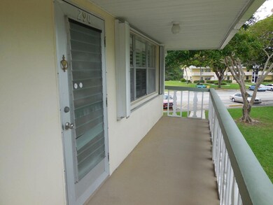 290 Windsor M, West Palm Beach, FL 33417 - photo 2