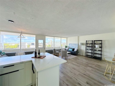 The Oahuan Tower unit 1003, Honolulu, HI 96822 - photo 2