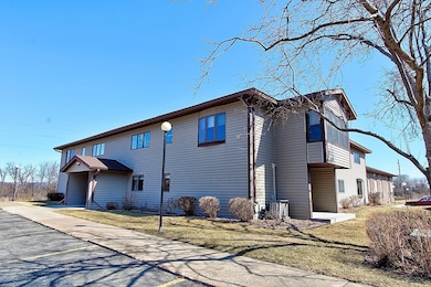 222 Sargent Dr unit 202, Red Wing, MN 55066 - photo 2