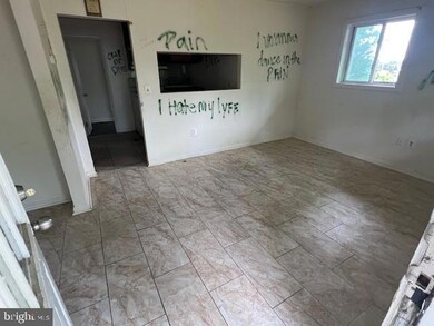 18504 Triangle St, Triangle, VA 22172 - photo 3