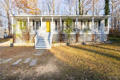 Gorgeous full country front porch!