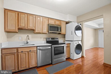 Skyline House unit 1509, Baileys Crossroads, VA 22041 - photo 6
