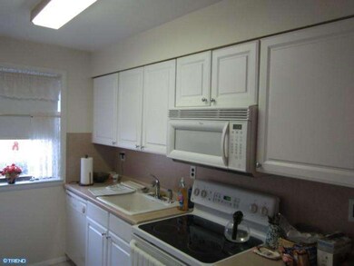 1475 Mount Holly Rd unit P10, Beverly, NJ 08010 - photo 4