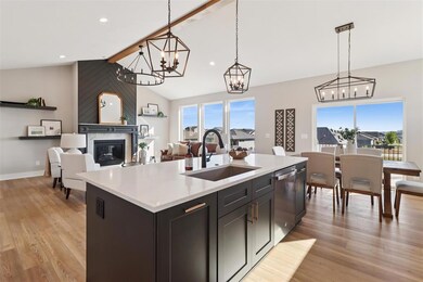 16628 Deerview Dr, Urbandale, IA 50323 - photo 7