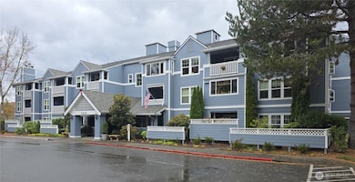 3935 226th Place SE unit 313, Issaquah, WA 98029 - photo 2