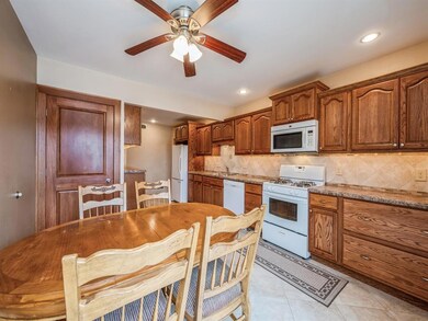 2473 Fruitland Blvd SW, Cedar Rapids, IA 52404 - photo 7