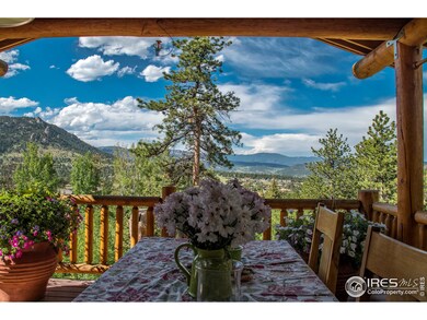 Covered dining on the deck