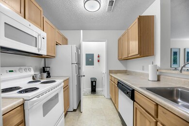 CREM - 2011 N Hwy 17 unit 1800d-9