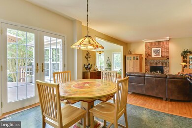 15417 Cedarhurst Ct, Centreville, VA 20120 - photo 4