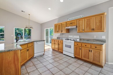 1204 E Park St, Grants Pass, OR 97527 - photo 7