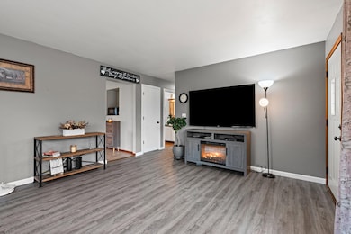 1520 W 9th Ave, Oshkosh, WI 54902 - photo 6