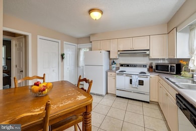 405 Sugar Maple Ln, Harrisonburg, VA 22801 - photo 3