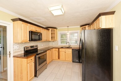 50 S Main St unit 2, Uxbridge, MA 01569 - photo 3