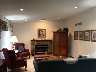 1863 Kerrybrook Ct, Sycamore, IL 60178 - photo 6