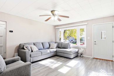 1612 Whitney St, Waukegan, IL 60087 - photo 6