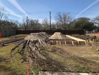 1400 Barras St, Alvin, TX 77511 - photo 4