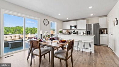 2816 Turning Leaf Ct, Lake of the Woods, VA 22508 - photo 5