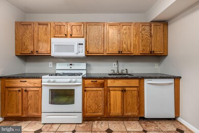 4967 Tibbitt Ln, Burke, VA 22015 - photo 5