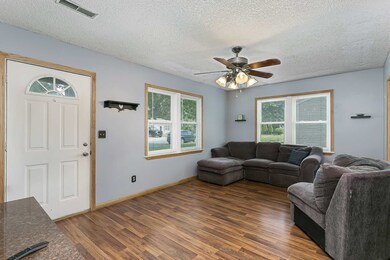 2107 W 69th St, Davenport, IA 52806 - photo 5