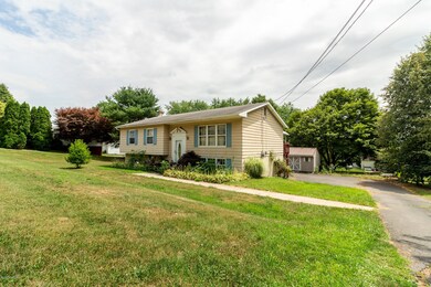 4 Honeysuckle Ln, Milton, PA 17847 - photo 3