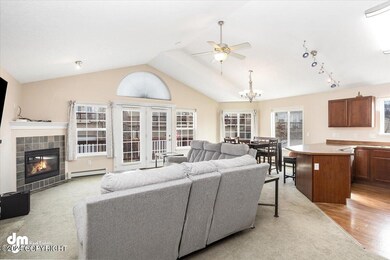 11-Living Room_IMG_1094-Edit