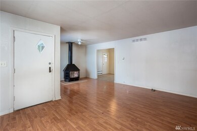 18 W Intercity Ave, Everett, WA 98204 - photo 2