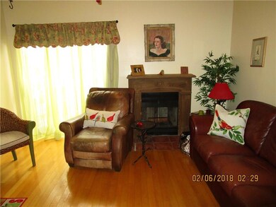 LIVING ROOM WITH FIREPLACE