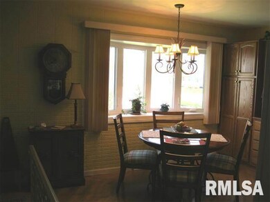 3605 Cedar St, Davenport, IA 52806 - photo 3