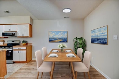 Eat- in kitchen area